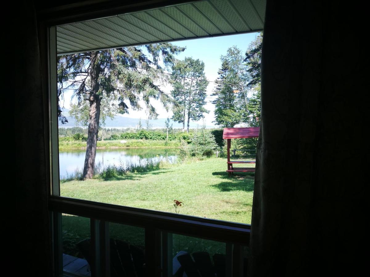 Auberge La Coudriere L'Isle-aux-Coudres Exteriör bild