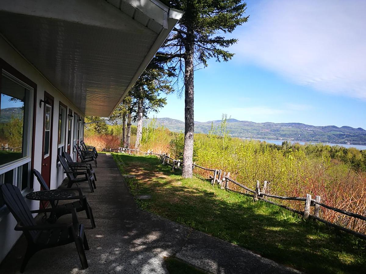 Auberge La Coudriere L'Isle-aux-Coudres Exteriör bild