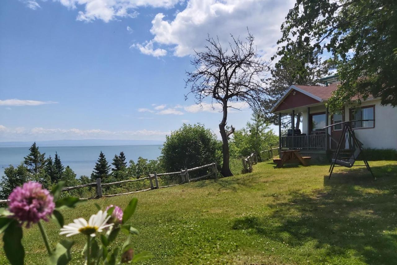 Auberge La Coudriere L'Isle-aux-Coudres Exteriör bild