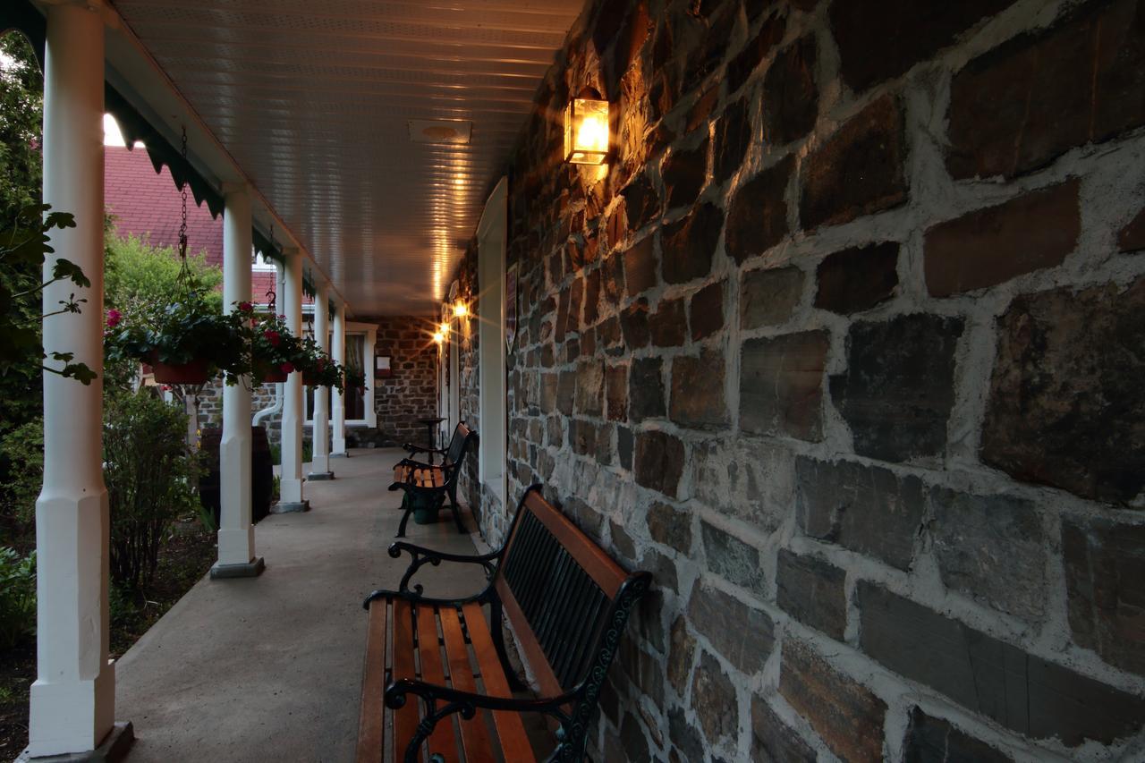 Auberge La Coudriere L'Isle-aux-Coudres Exteriör bild