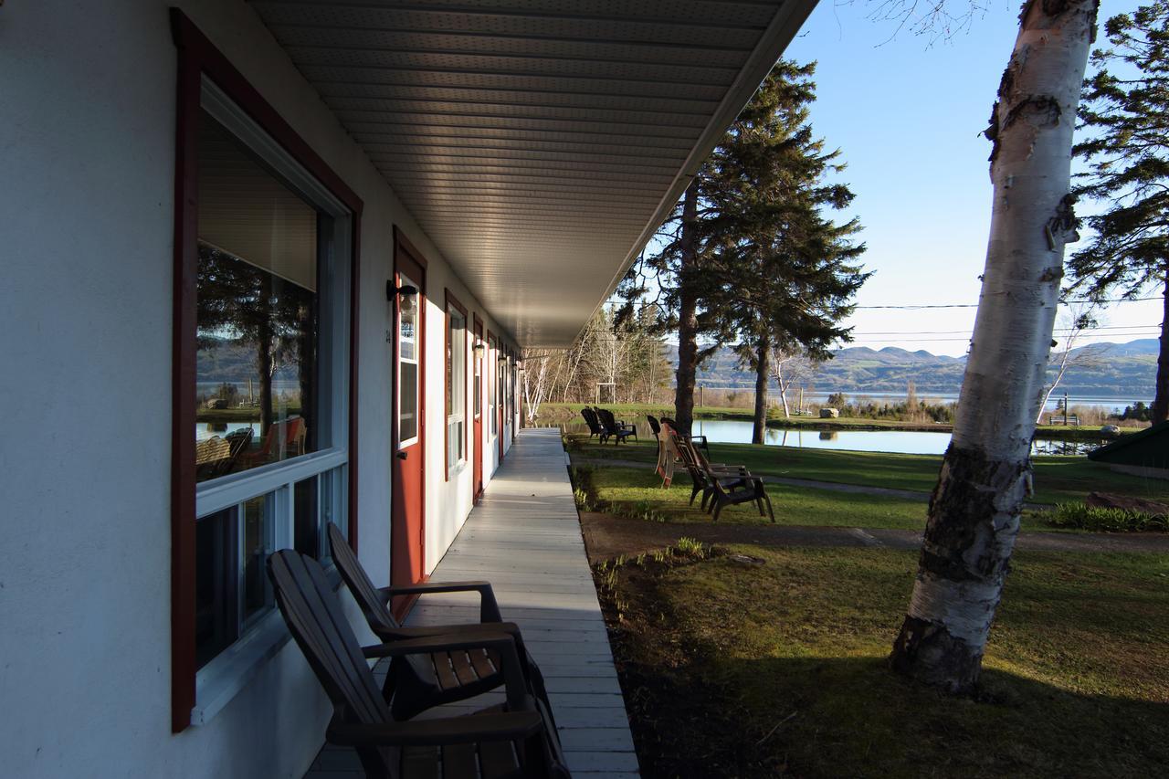 Auberge La Coudriere L'Isle-aux-Coudres Exteriör bild