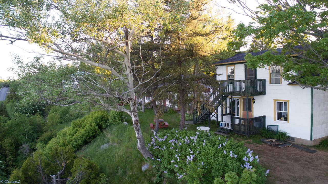 Auberge La Coudriere L'Isle-aux-Coudres Exteriör bild