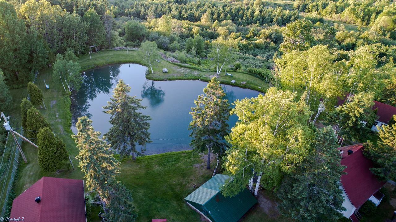 Auberge La Coudriere L'Isle-aux-Coudres Exteriör bild