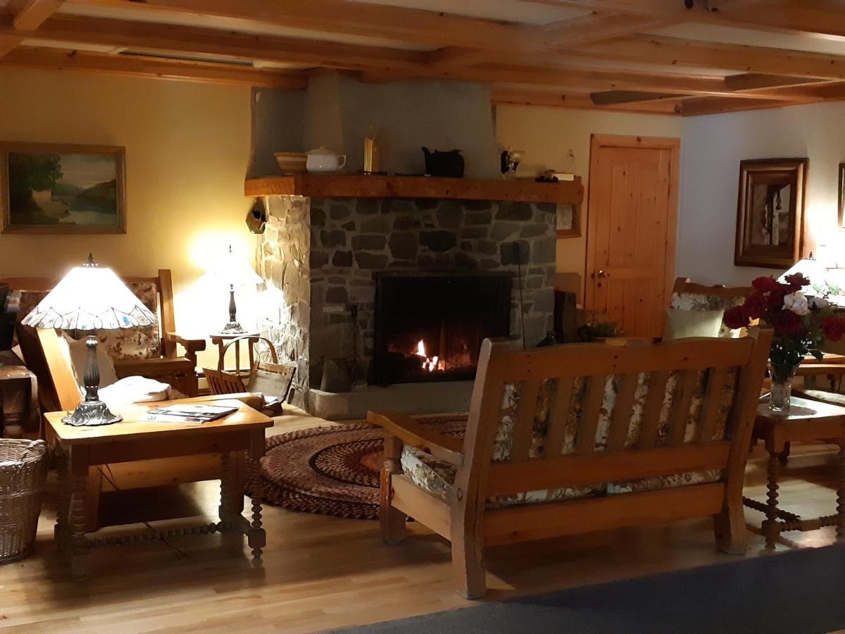 Auberge La Coudriere L'Isle-aux-Coudres Exteriör bild