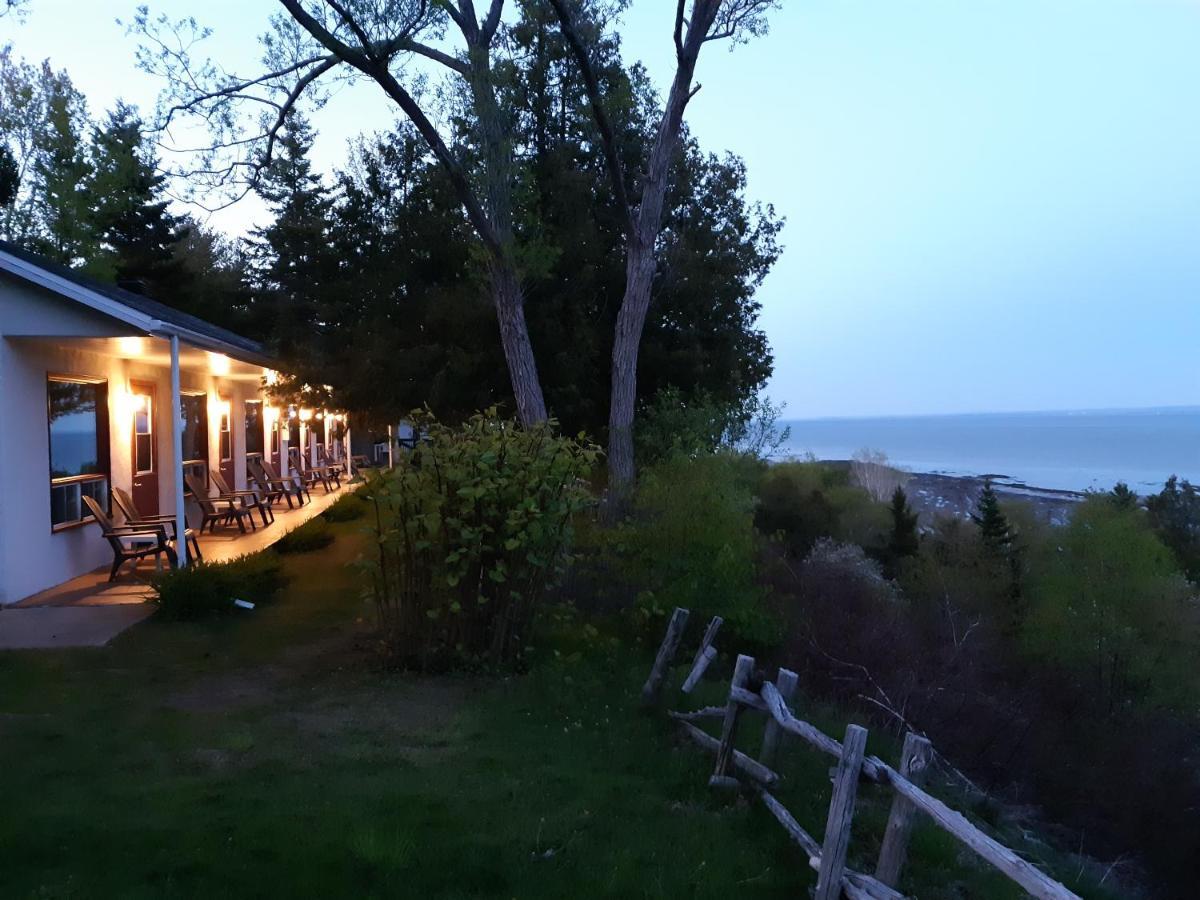 Auberge La Coudriere L'Isle-aux-Coudres Exteriör bild