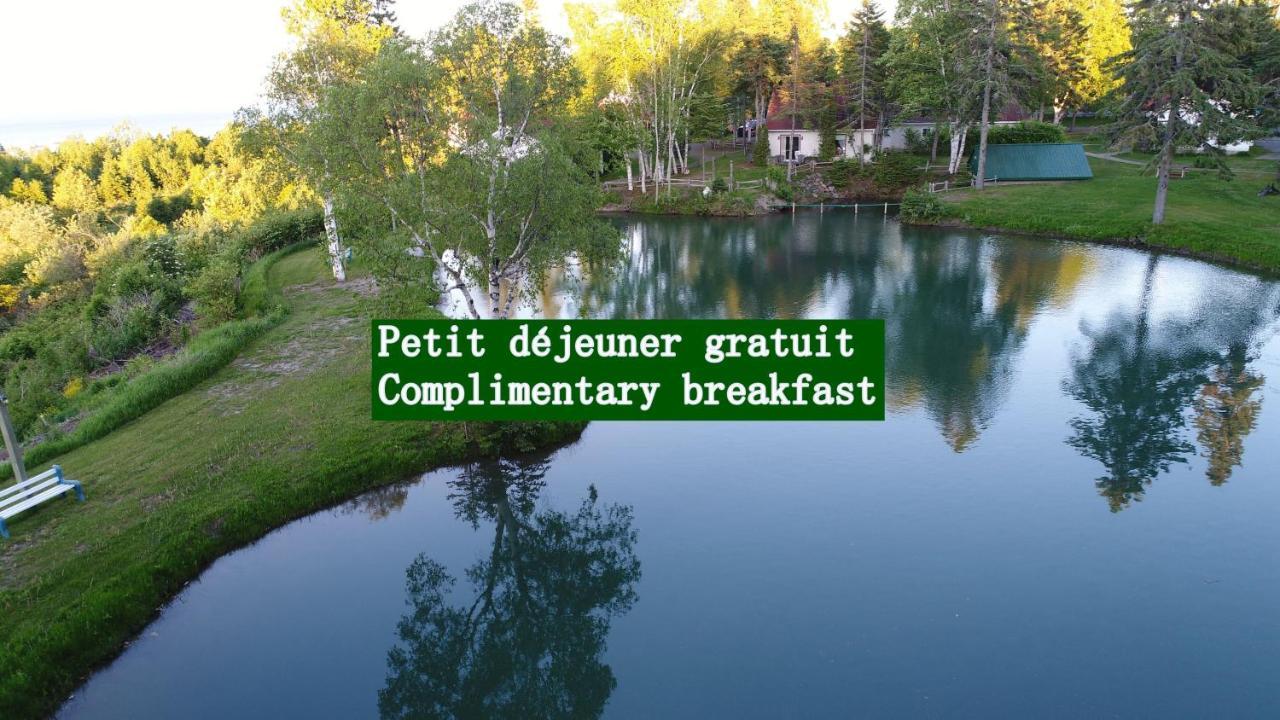 Auberge La Coudriere L'Isle-aux-Coudres Exteriör bild